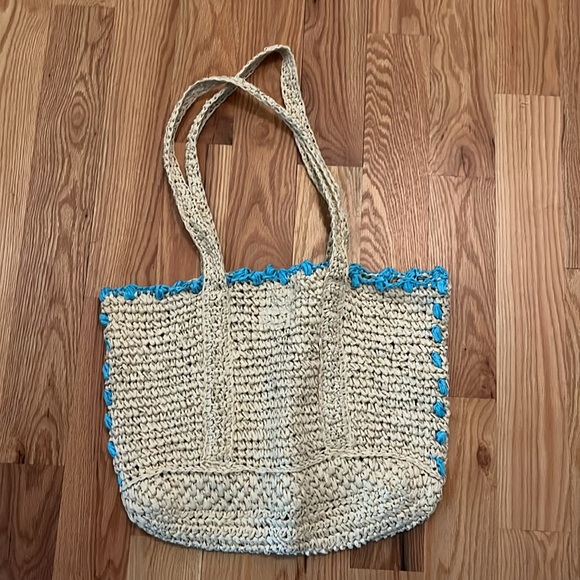 btb Los Angeles Lisbeth Pompom Straw Tote Beach Bag with contrast trim in aqua - Picture 4 of 7